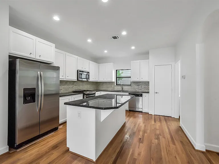 650 Westcross St #70 — Photo 19