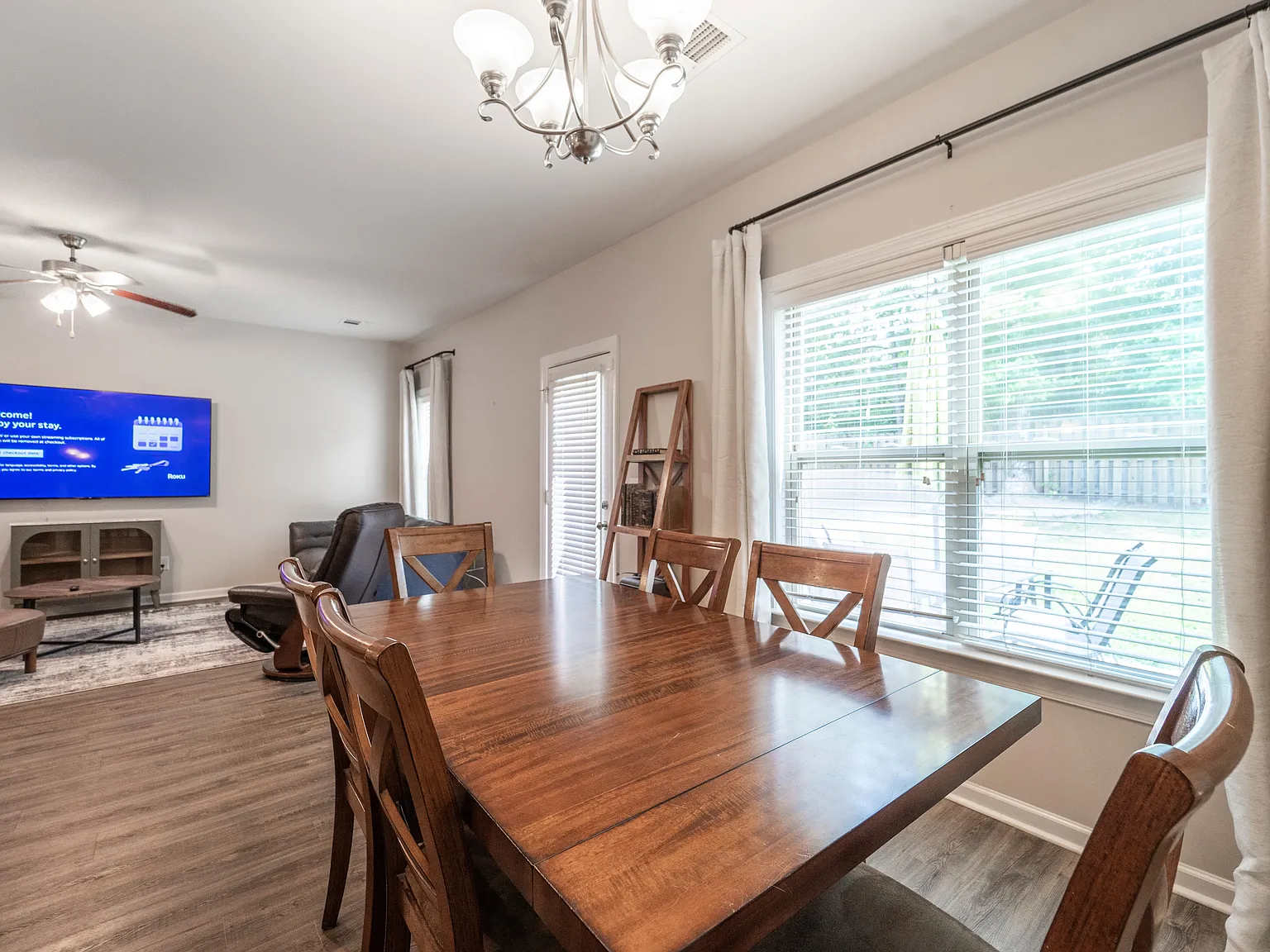 4 bed, 1837 sqft, $4,500 — Photo 4