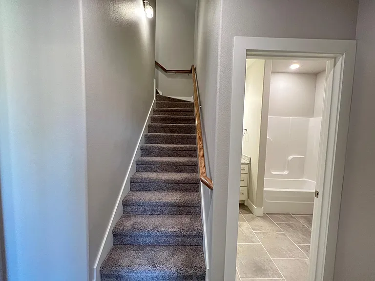 1052 Morra Ave — Photo 19