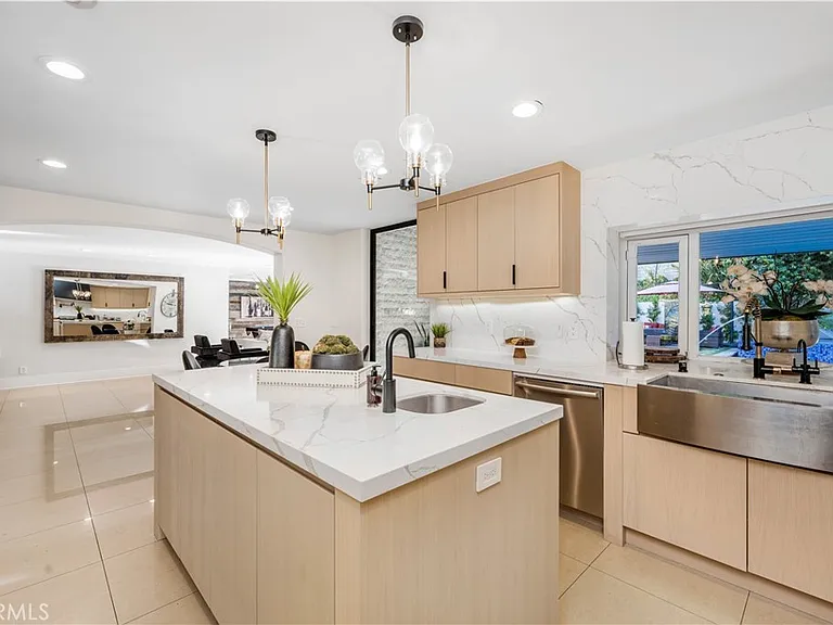 3677 Eddingham Ave — Photo 3