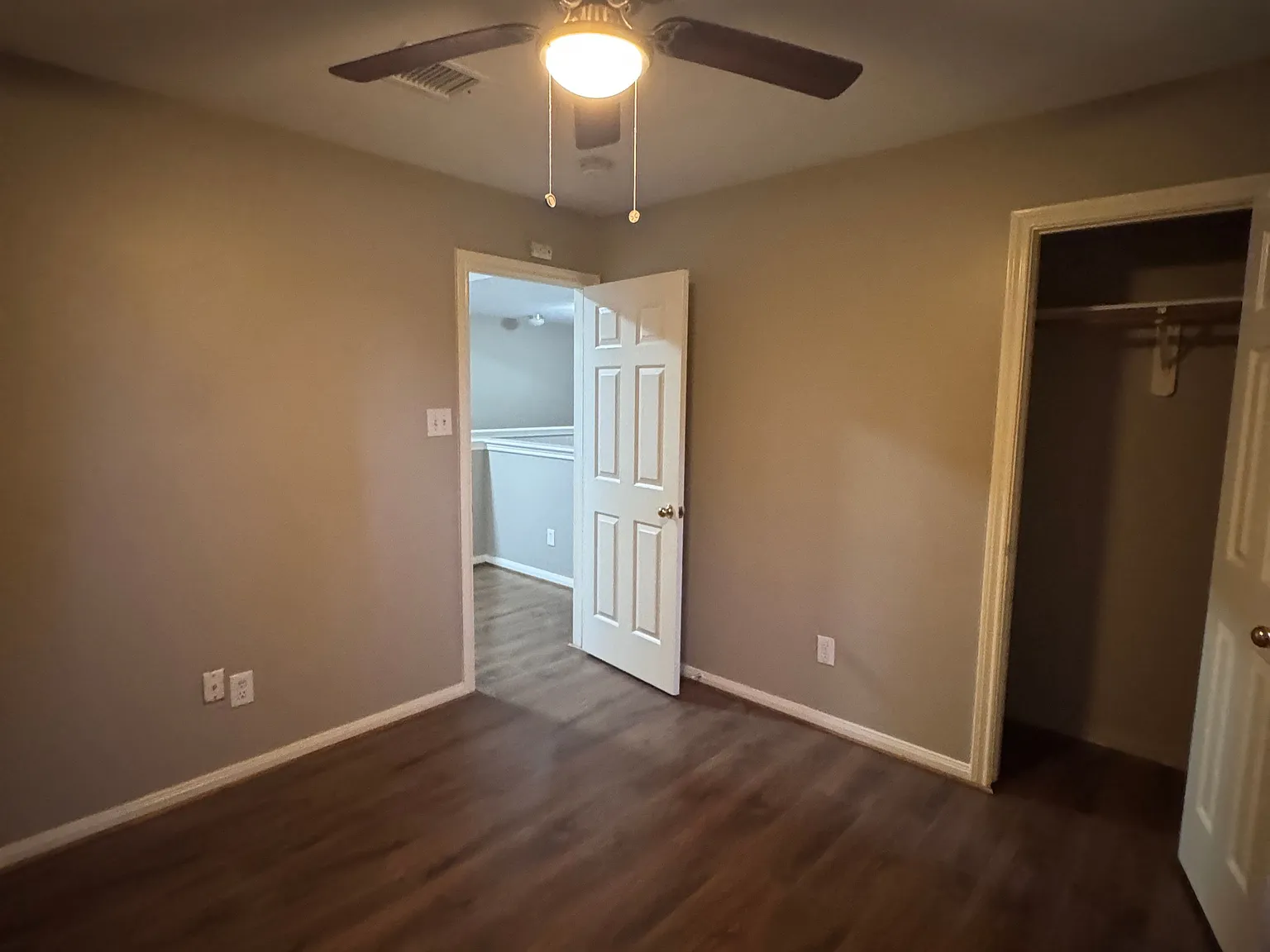 5 bed, 2.5 bath, 2392 sqft, $2,325 — Photo 3