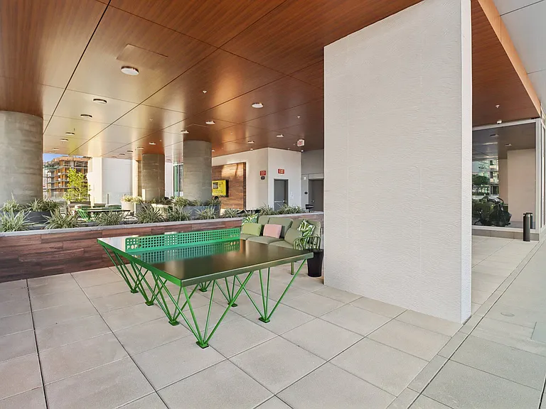 800 Broadway — Photo 46