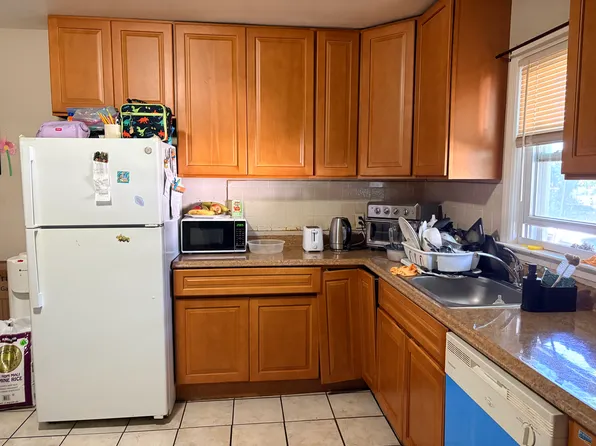 31 Carolina Rd #1, Stamford, CT 06902