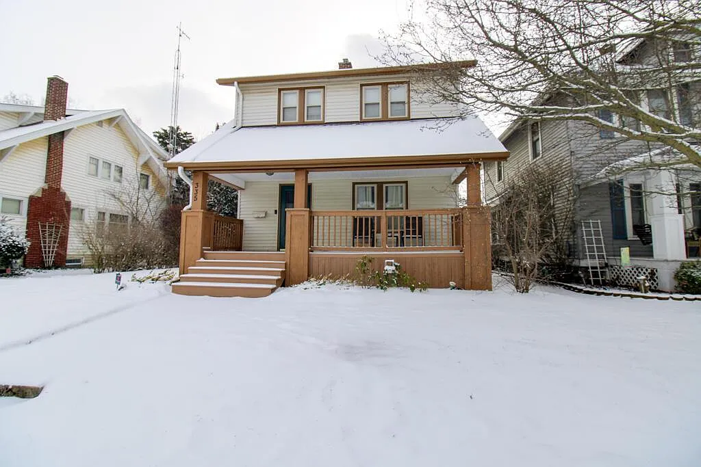 335 Marion Ave photo 1