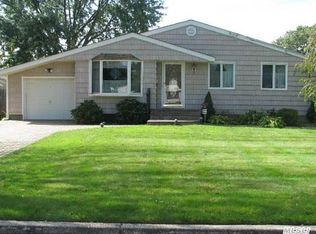 48 W 14th St, Deer Park, NY 11729