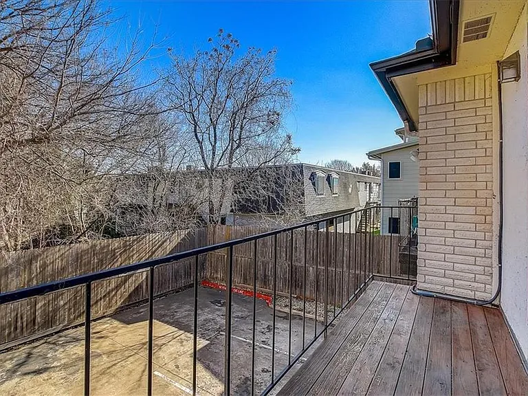 1307 Kinney Ave #162 — Photo 29