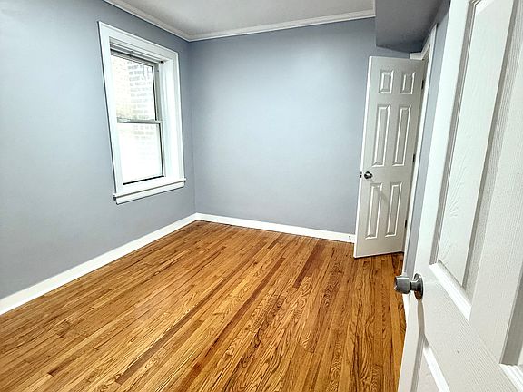 4th image of 5525 N Artesian Ave APT 1