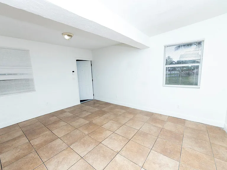 205 NW 33rd Ave — Photo 13