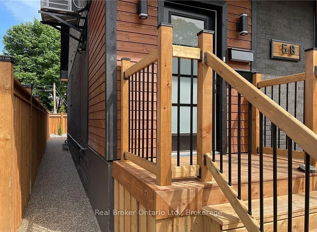 Building Photo - 58 Rosslyn Ave N #UPPER