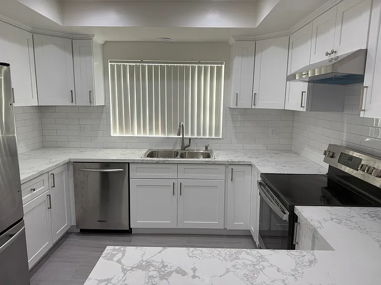 1320 S Del Mar Ave — Photo 1