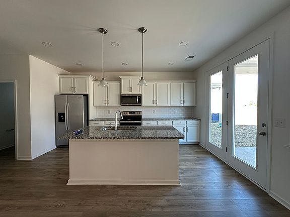 4th image of 18 Thorne St