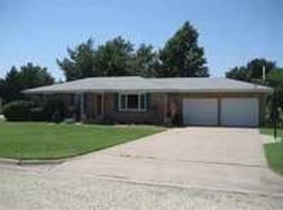 125 S Park Ave, Pretty Prairie, KS 67570