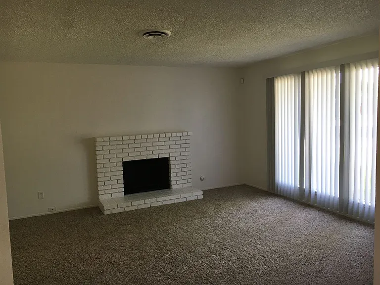 952 Mango Dr — Photo 3