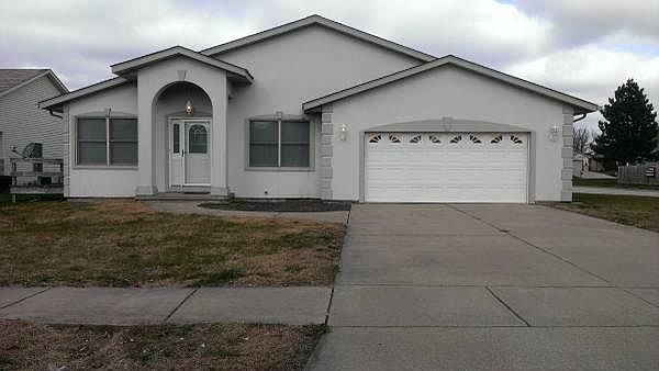 707 Oakbrook ave,Chatham,IL 62629