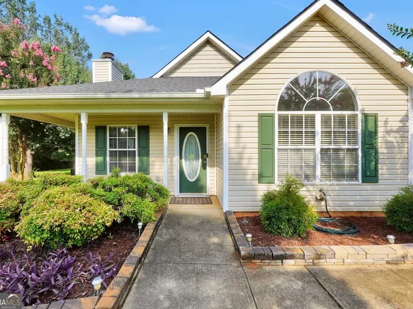 1130 Larkspur Dr, Locust Grove, GA 30248