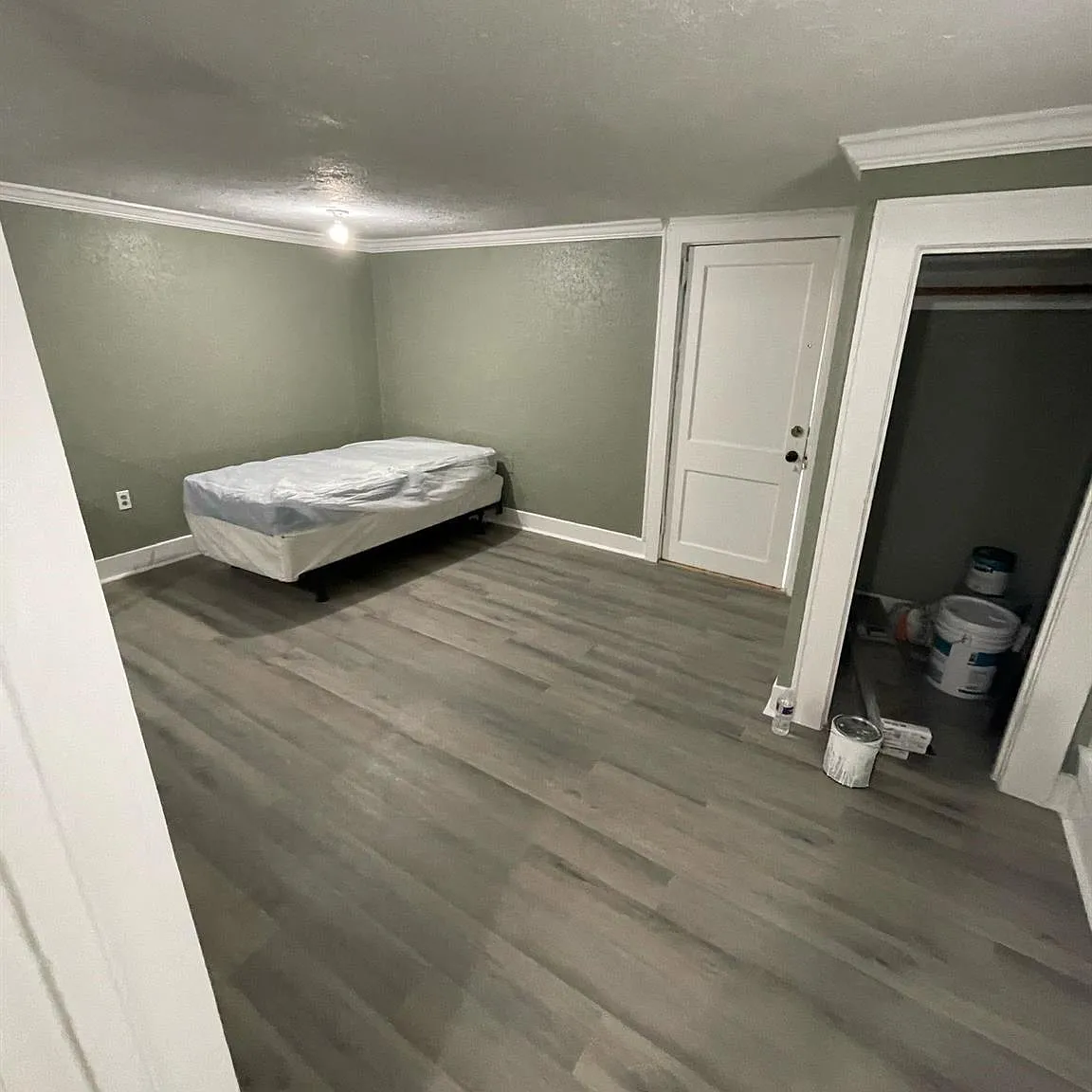 1 bed, 1.0 bath, $700 — Photo 4