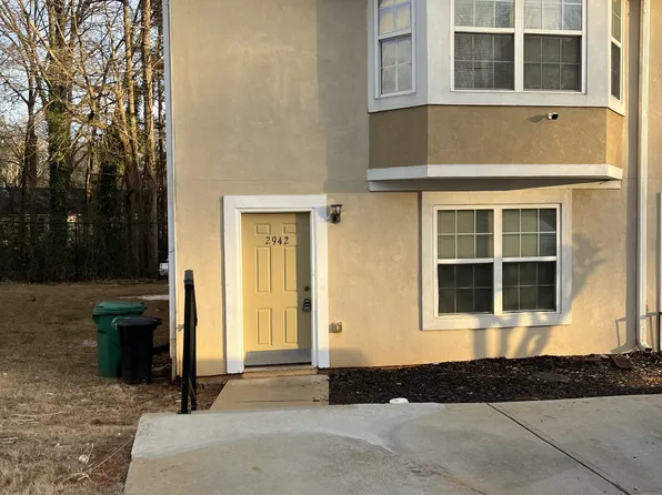 2942 Fields Dr, Lithonia, GA