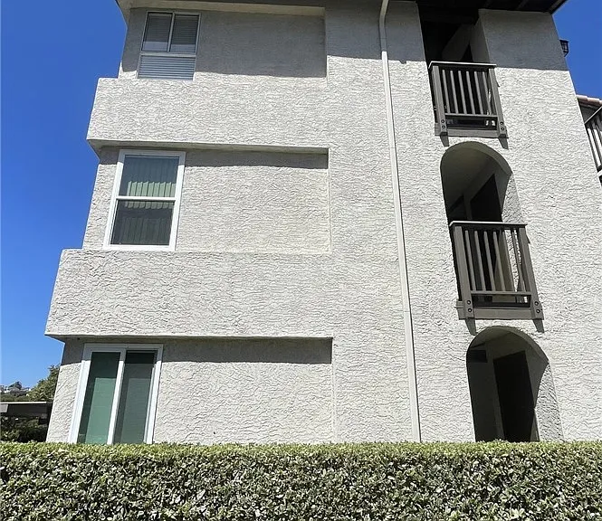 74 Corniche Dr — Photo 1