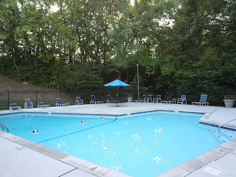 Hunters Glen Apartments — Photo 6