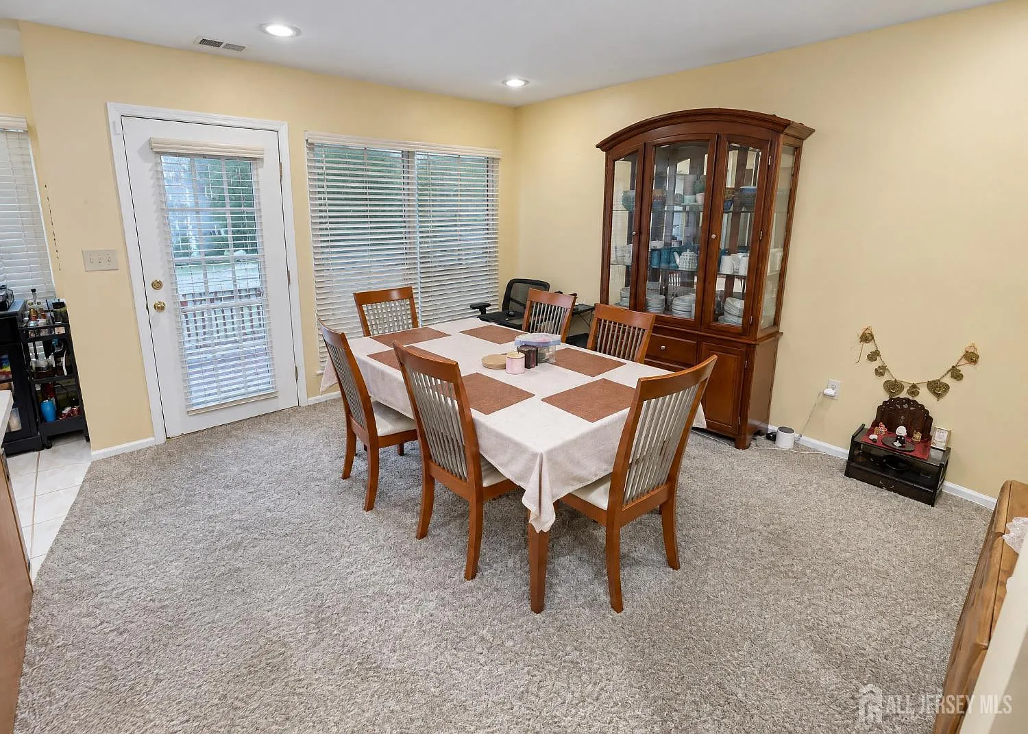 3 bed, 2.5 bath, $3,200 — Photo 3