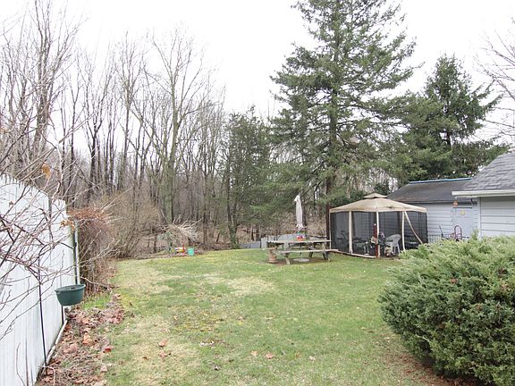 4th image of 726 Shumway Ave