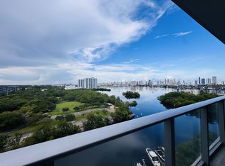 16385 Biscayne Blvd, North Miami Beach, FL 33160