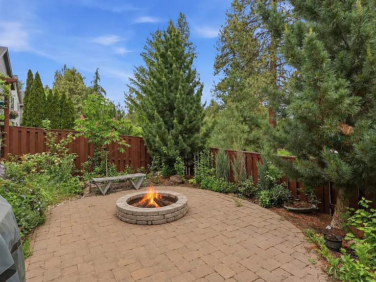 61330 Huckleberry Pl — Photo 53
