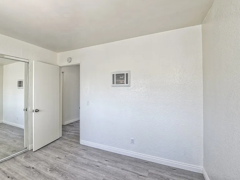 415 Grand Ave #2 — Photo 10