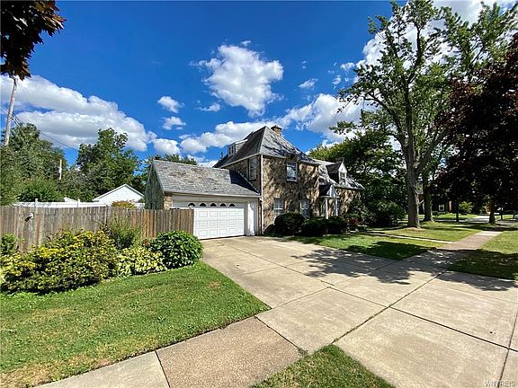 2nd image of 352 Deerhurst Park Blvd