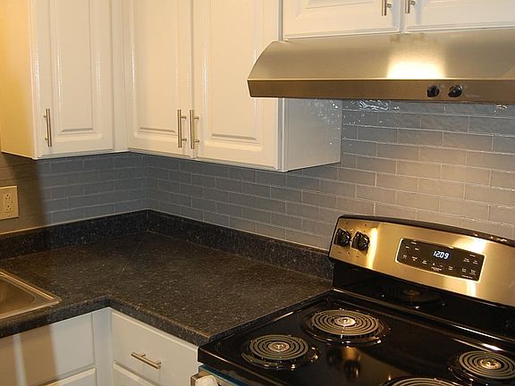 4th image of 7232 Randolph St #104