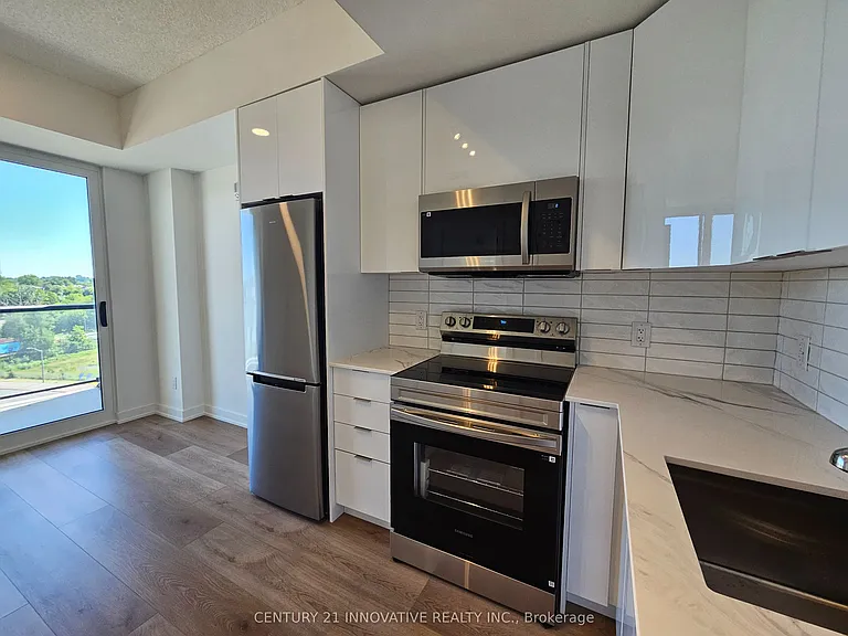 33 Erie Ave #807 — Photo 13