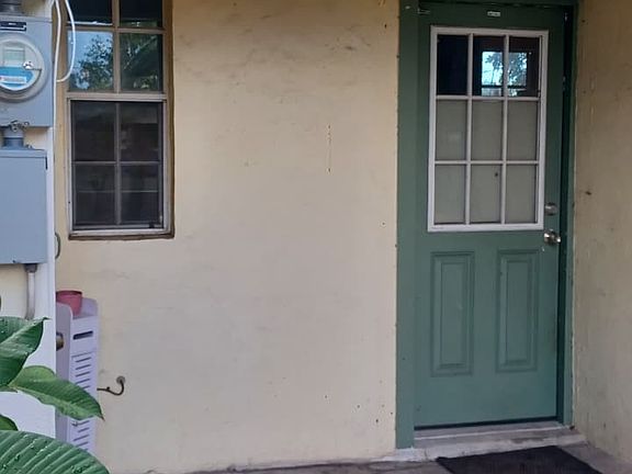 2nd image of 404 N Ridgewood Ave #3