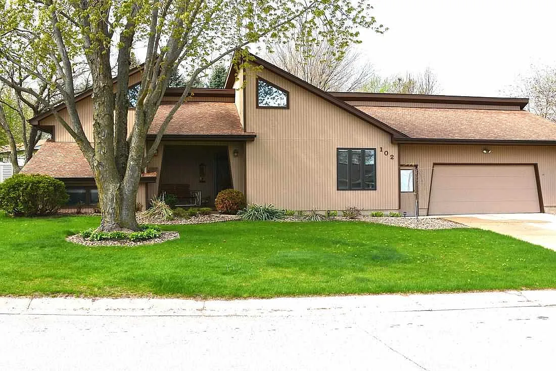 102 Rebecca Rd photo 1