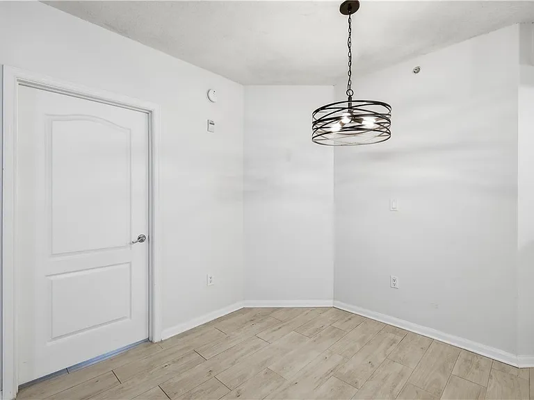 5090 Fairways Cir #H107 — Photo 4