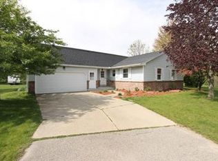 136 South St, Cedar Springs, MI 49319