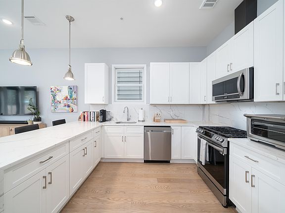 3rd image of 84 Ferry St Floor 2