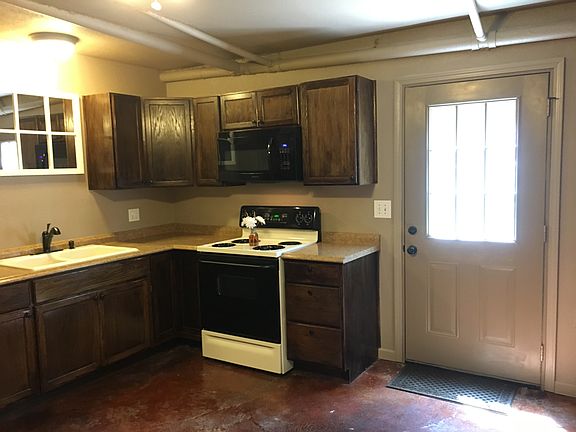 5th image of 532 Saint Thomas Dr