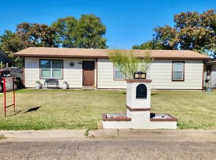 307 SE 10th St, Plainview, TX 79072
