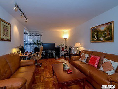 4th image of 32-20 91st St #110