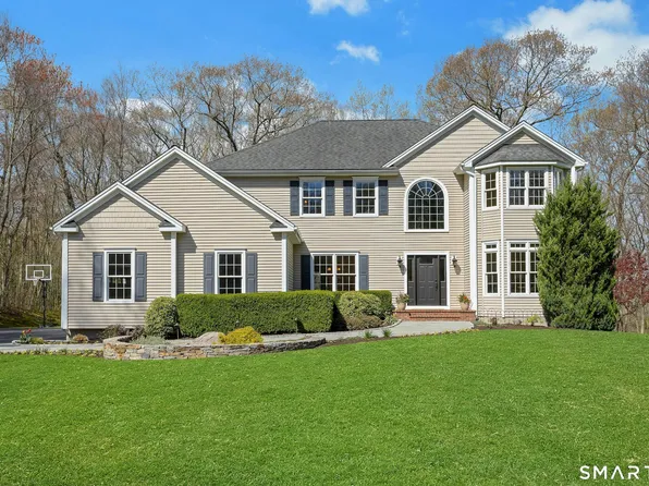 6 Hoseye Coach Road, Newtown, CT 06482