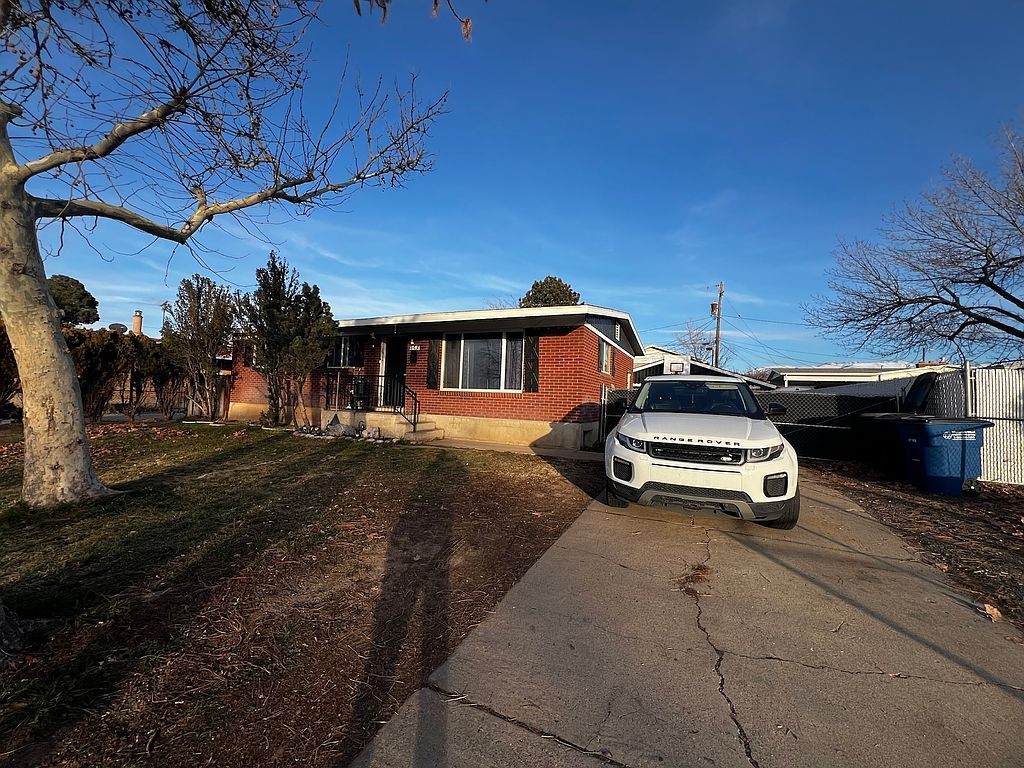 958 N 300 W - Property Image