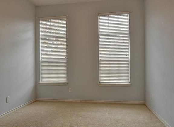 3rd image of 5021 Parkview Pl #124