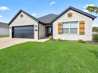 216 Idaho Ave, Farmington, AR 72730