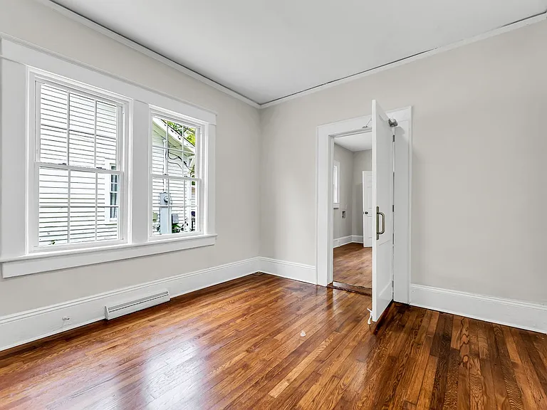 1320 W Friendly Ave — Photo 17