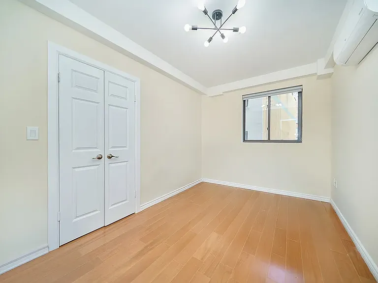 402 W 50th St #4R — Photo 3