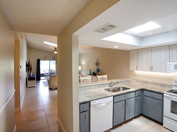 2nd image of 3952 Bayberry Dr