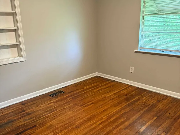 1677 Pine Ave SW — Photo 9
