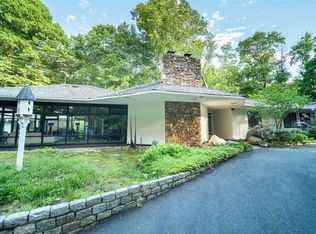 76 Cove Neck Rd, Oyster Bay, NY 11771