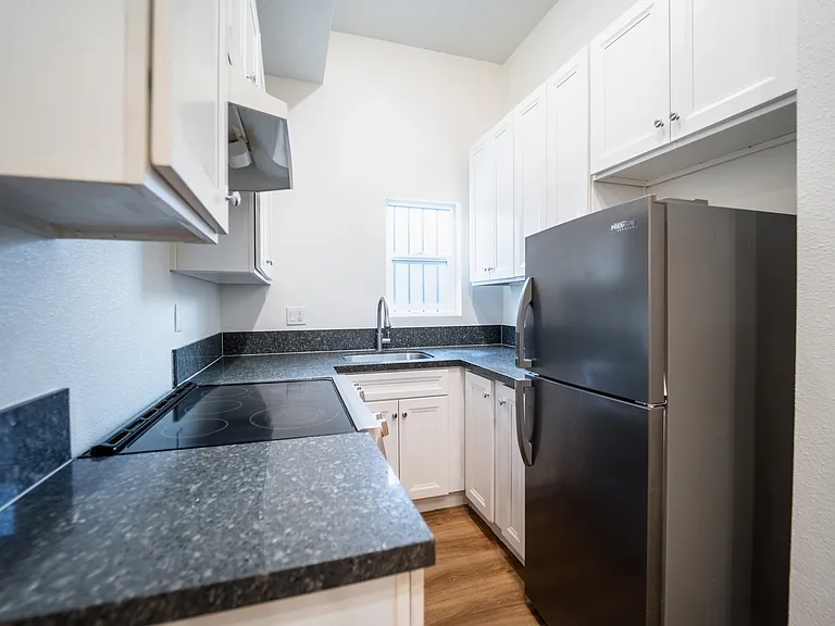 3853 Cherokee Ave #M — Photo 6