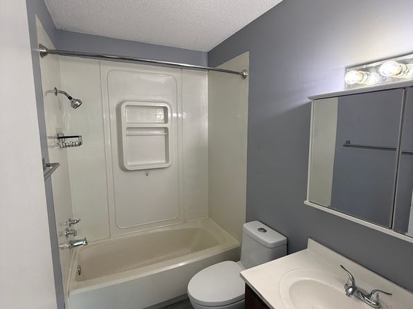 335 9th St APT 3